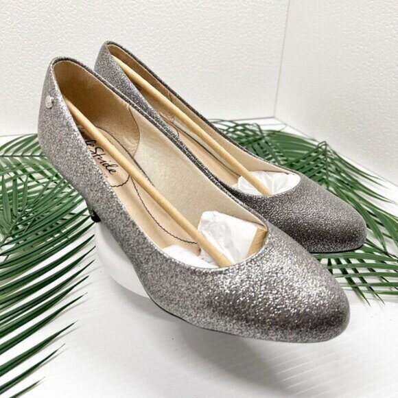 LifeStride Women's Parigi Silver Round Toe Slip On Pump Heels Size 7.5W NWB - Picture 1 of 12